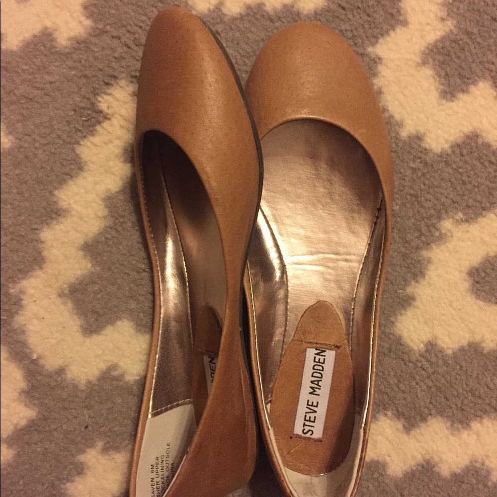Tan Steve Madden flats